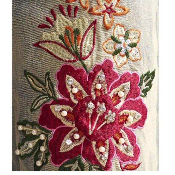 Fabulous NEW 2026 Embroidered Pearl ripped Jeans size 28 - Picture 4 of 8